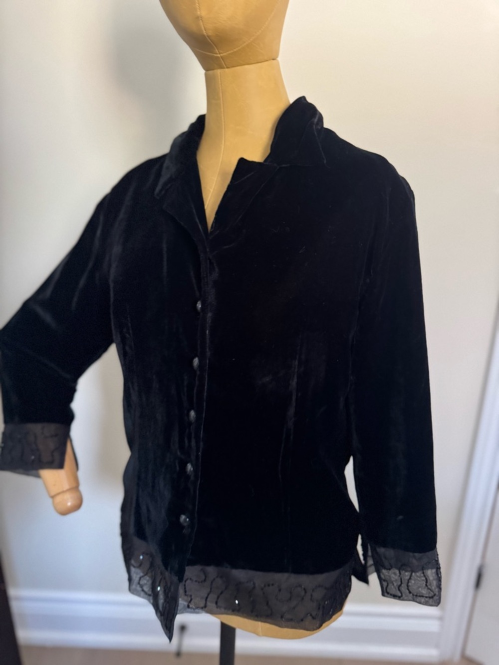 SILKLAND Black Velvet Light Button Down Long Sleeve Top (4)